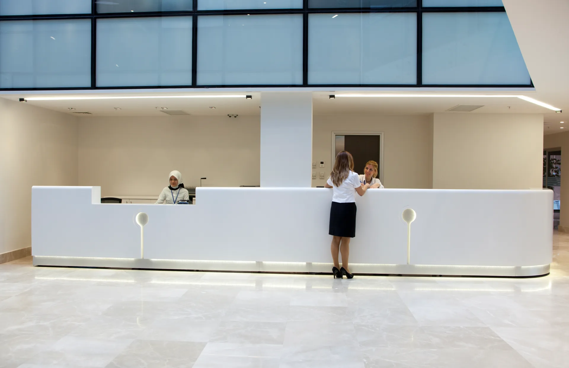 Entrance hall and reception desk of NB Hospital in Acıbadem, Kadıköy